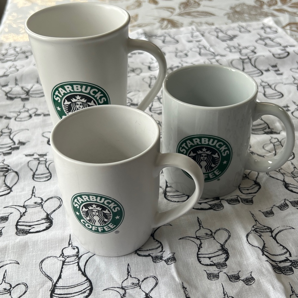 Starbucks cups. 3 diff sizes. Same logo. Sorry I just found the 3rd one